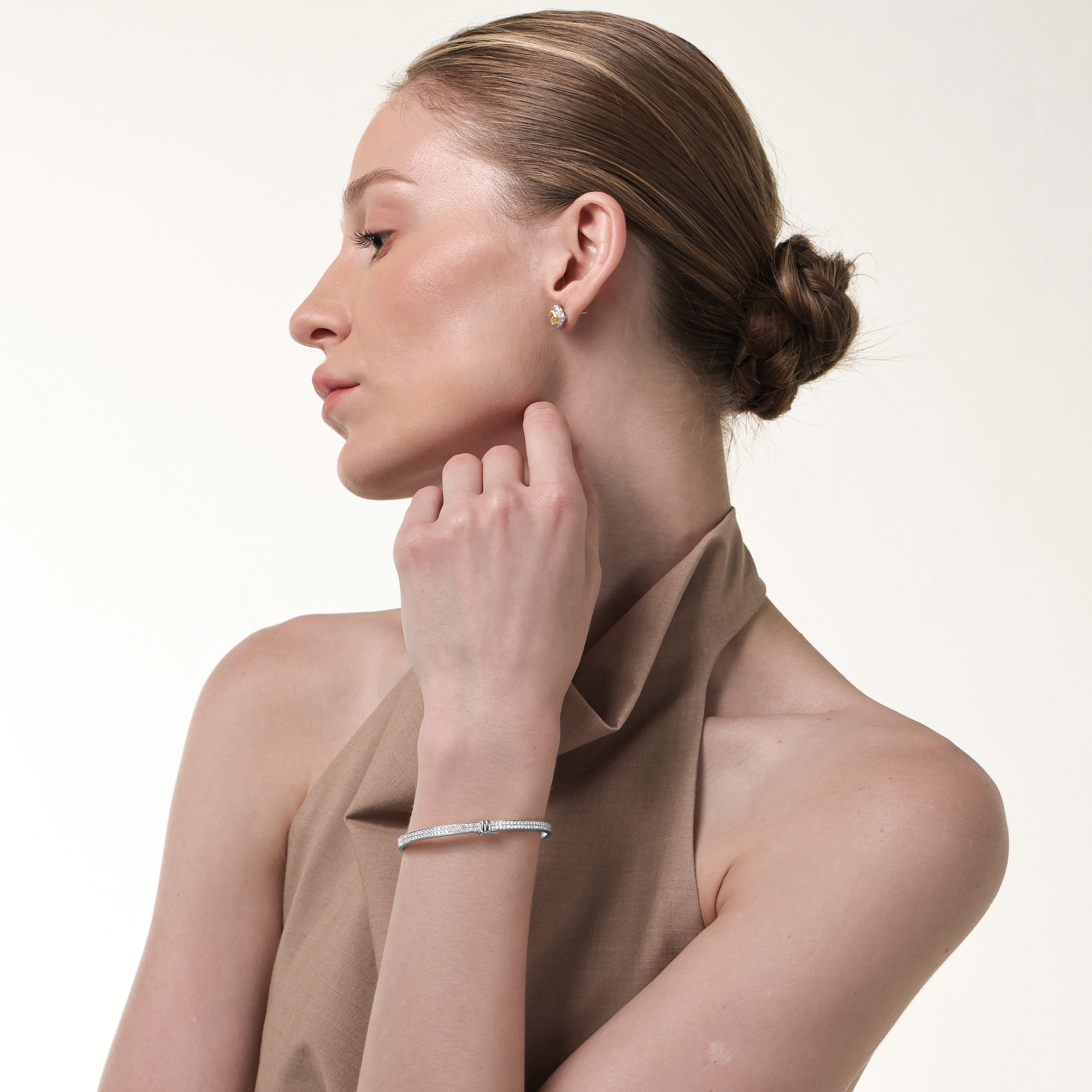 EMZRA White Gold w/ White diamonds